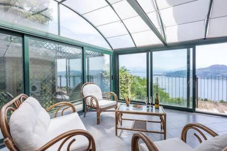 Villa Arona Esterno foto